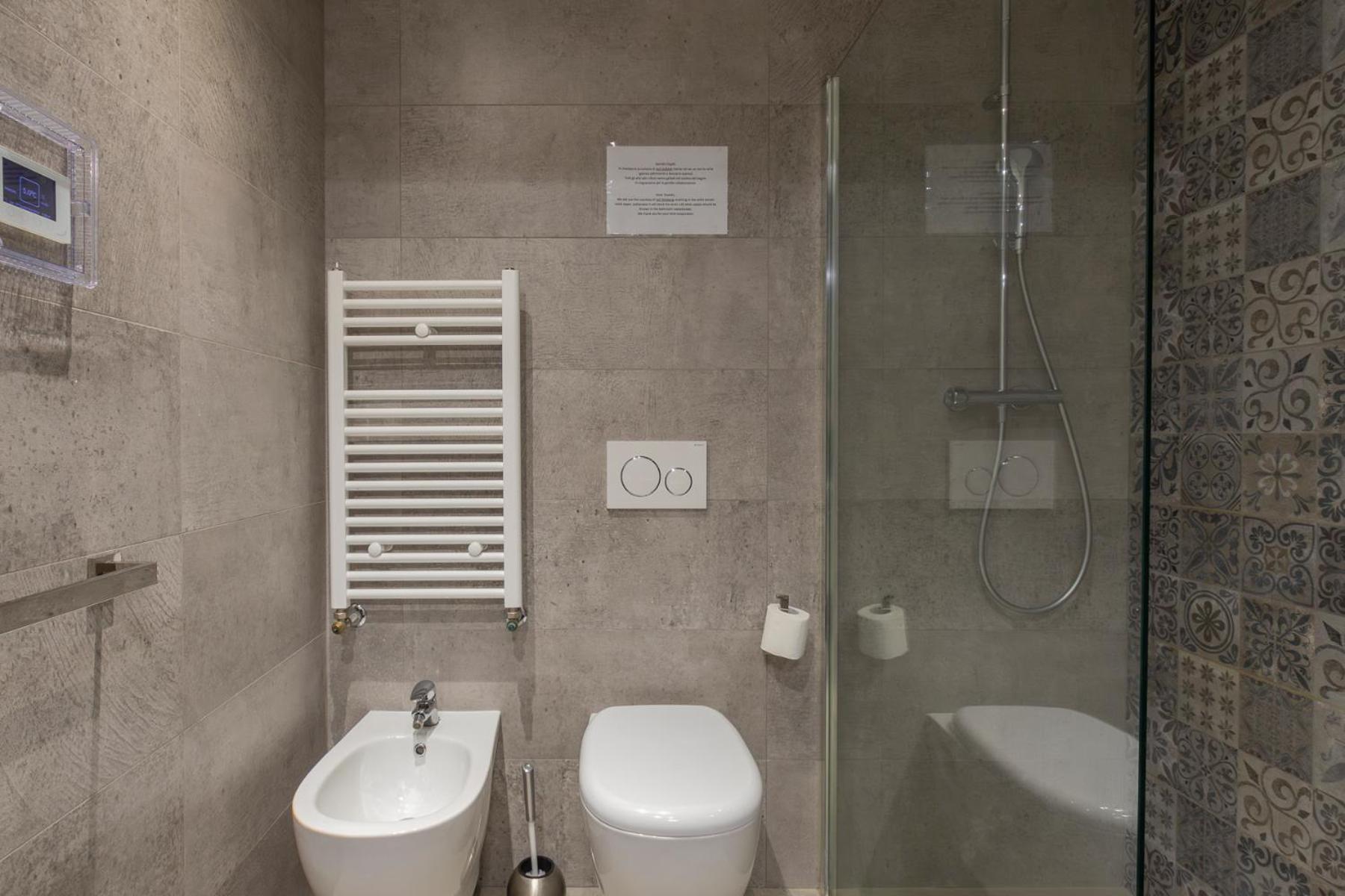 Xenia - Spacious Three-room In Moscova Area Apartment Milan